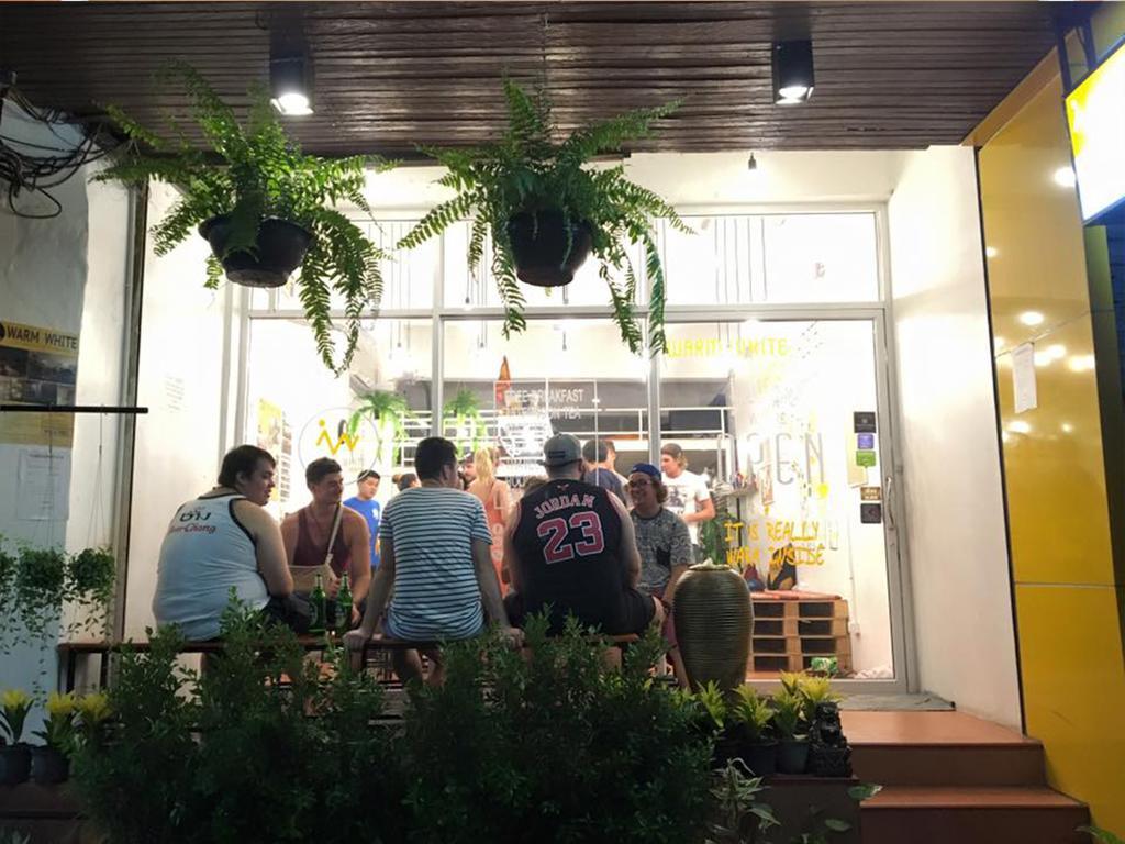 Warm White Hostel Bangkok Dış mekan fotoğraf