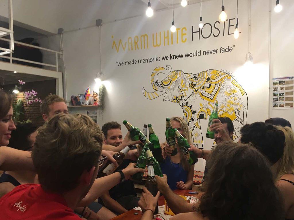 Warm White Hostel Bangkok Dış mekan fotoğraf