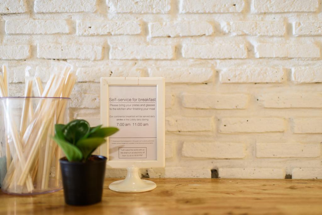 Warm White Hostel Bangkok Dış mekan fotoğraf