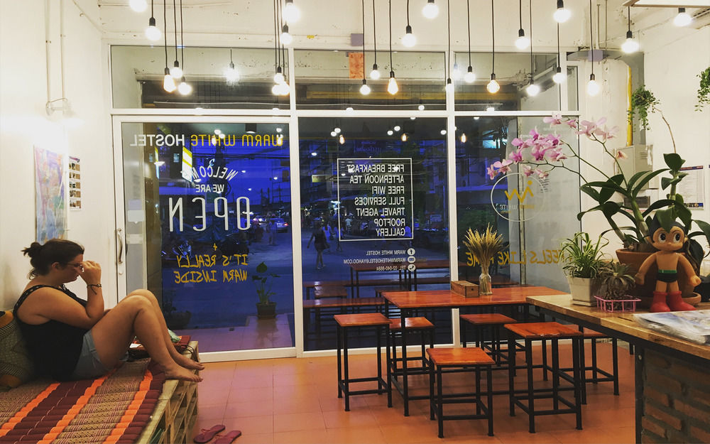 Warm White Hostel Bangkok Dış mekan fotoğraf