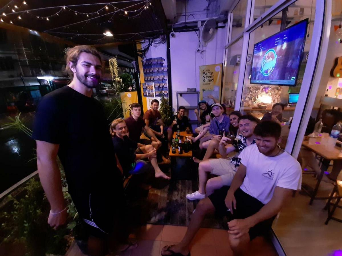 Warm White Hostel Bangkok Dış mekan fotoğraf
