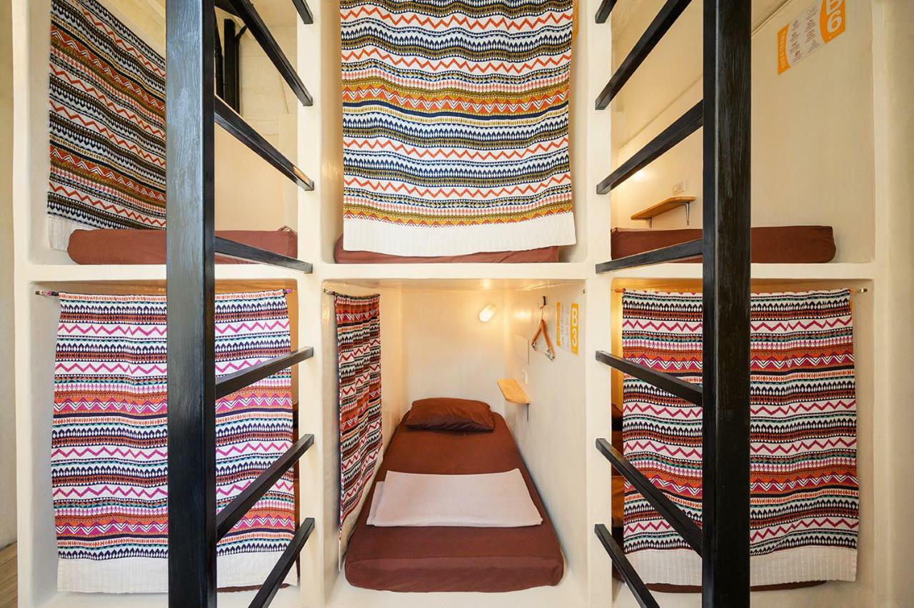 Warm White Hostel Bangkok Dış mekan fotoğraf
